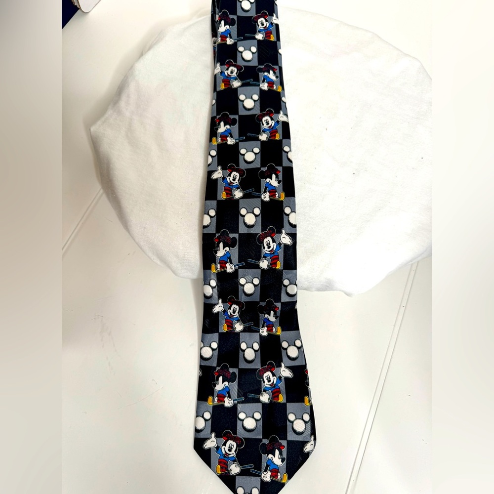 Men’s Disney Golf/Mickey Mouse Tie. 100% Polyester. Whymsical. (A)